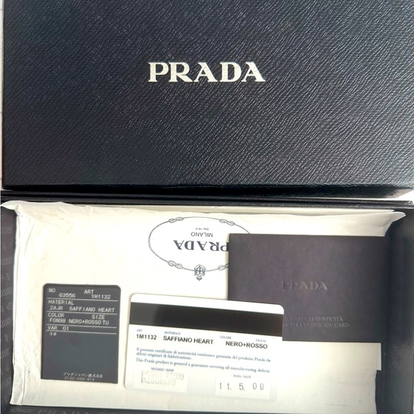Prada Wallet - Picture 6 of 6